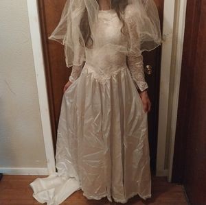 EUC Wedding Dress Woman's Small